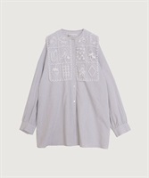 【予約販売】いちごコード刺繍　しかく襟チュニックブラウス(グレー-F)