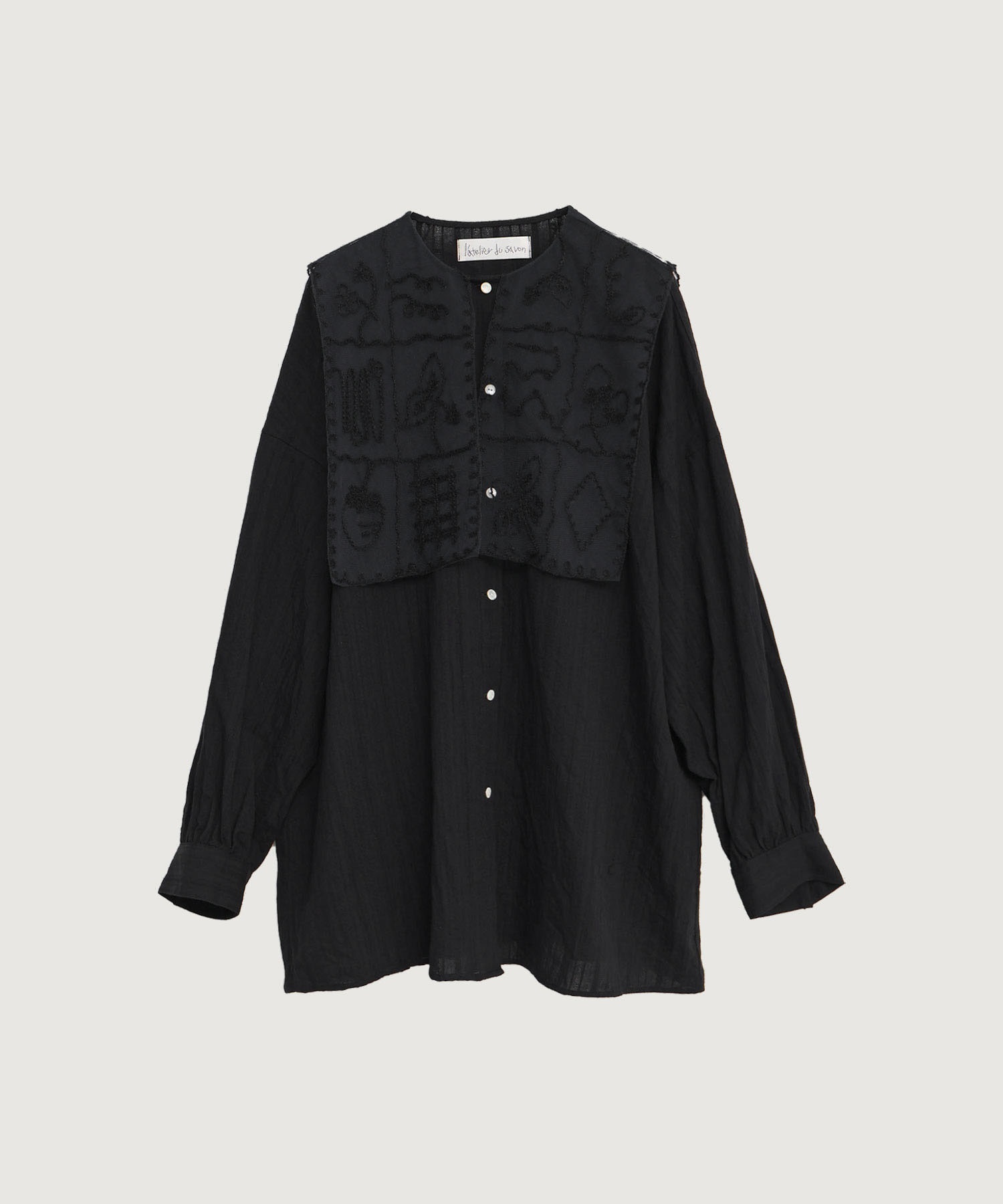 【予約販売】いちごコード刺繍　しかく襟チュニックブラウス