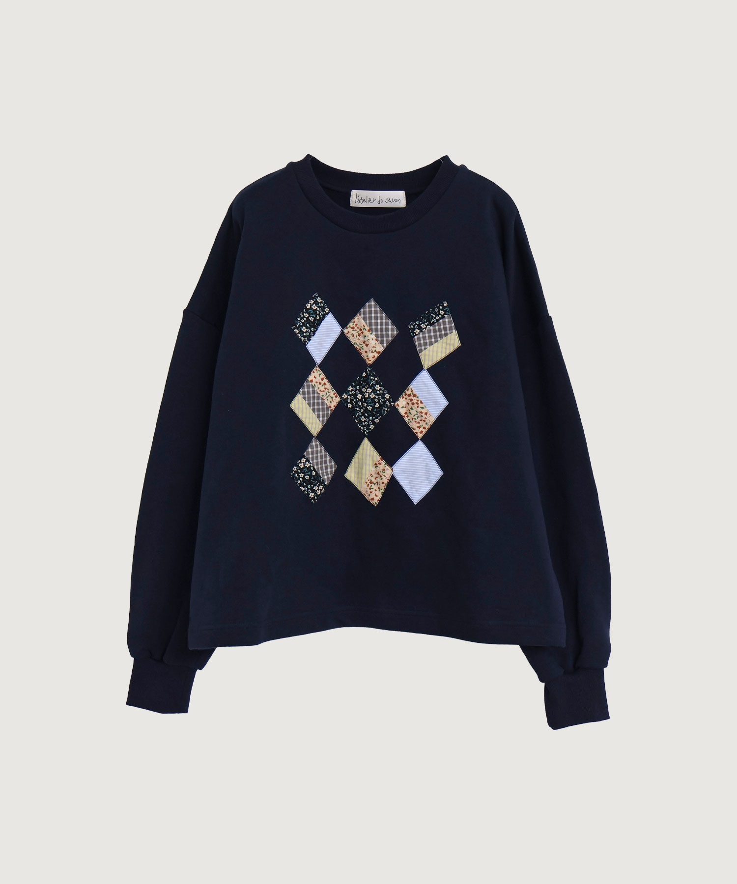 【予約販売】キルトのようなアップリケ裏毛プルオーバー