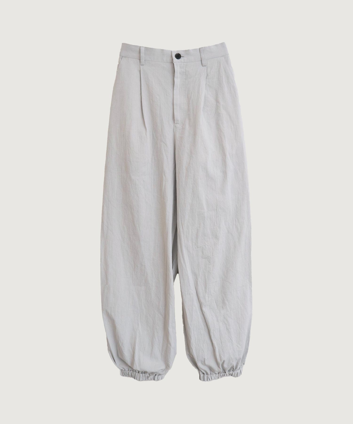 スウェットみたいな裾ゴムパンツ