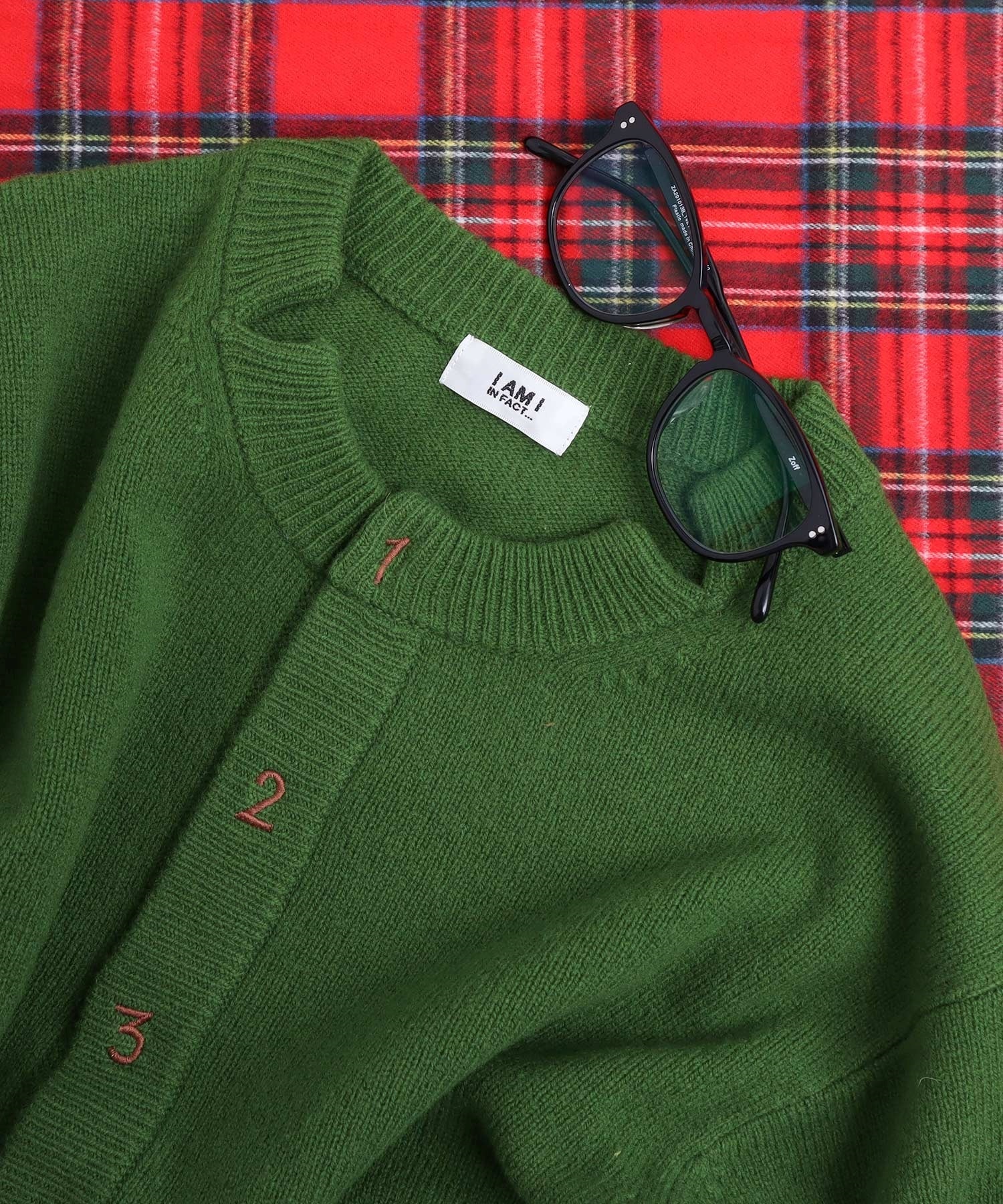 数字刺繍 クルーカーディガン