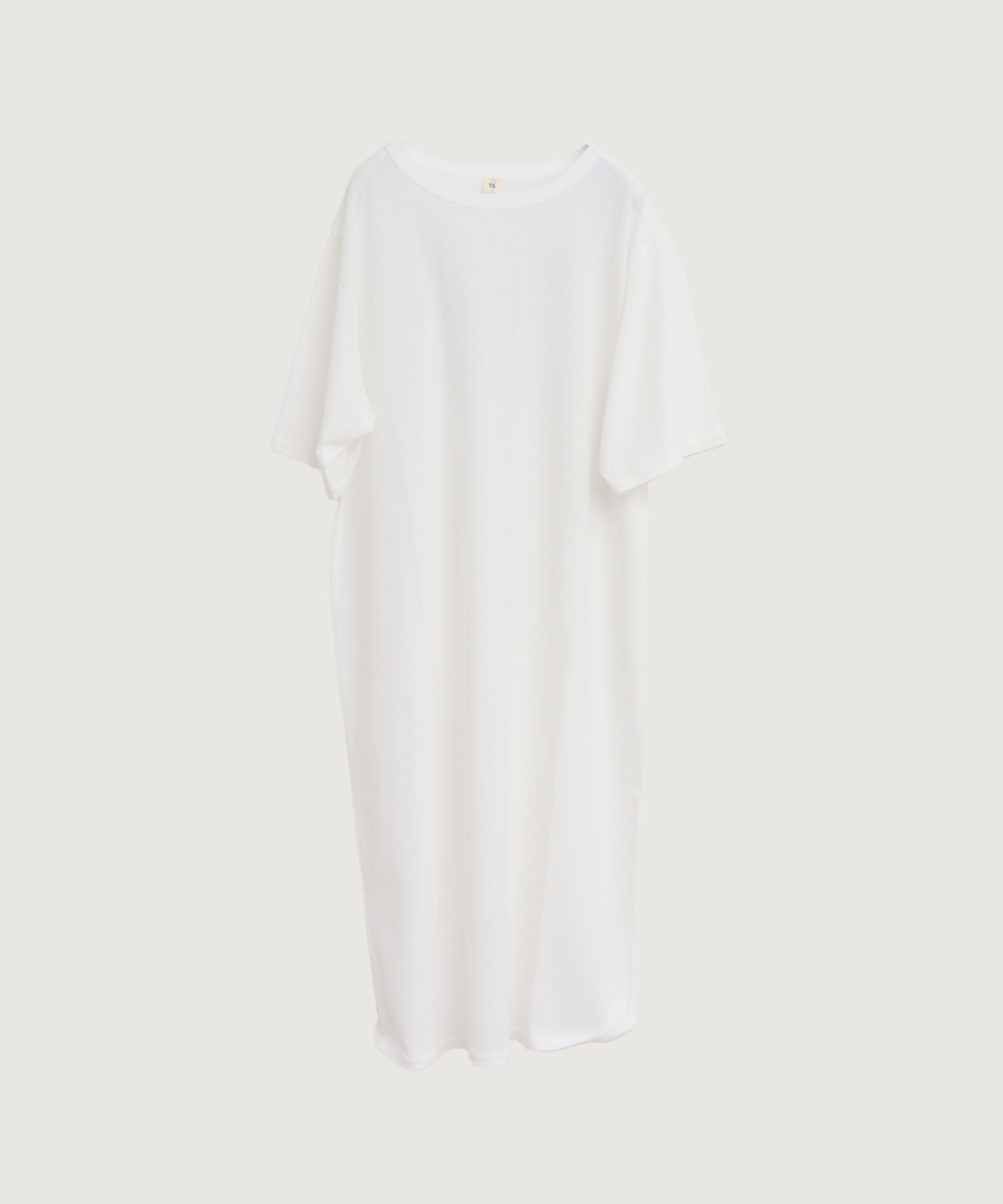 simple through long Tshirt