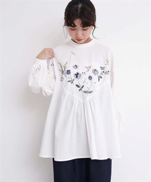 ひらひらパンジー かぎ針と刺繍ブラウス