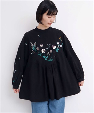 ひらひらパンジー かぎ針と刺繍ブラウス