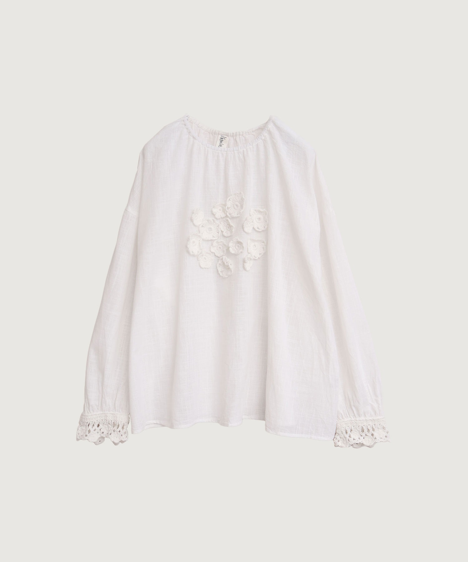 【予約販売】handcraft　かぎ針お花のついたTブラウス(シロ-F)