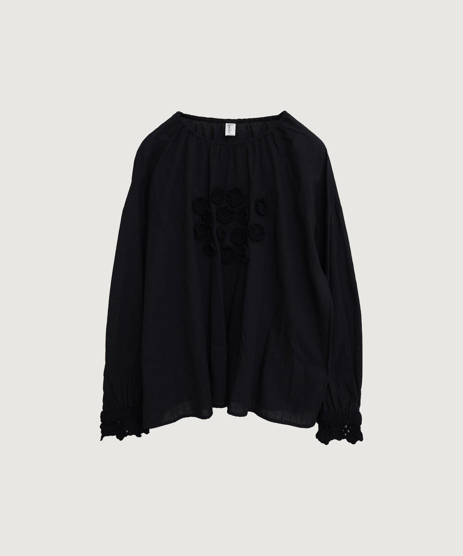 handcraft　かぎ針お花のついたTブラウス