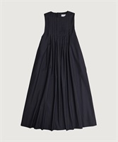 【予約販売】TRプリーツタックノースリワンピース(クロ-F)