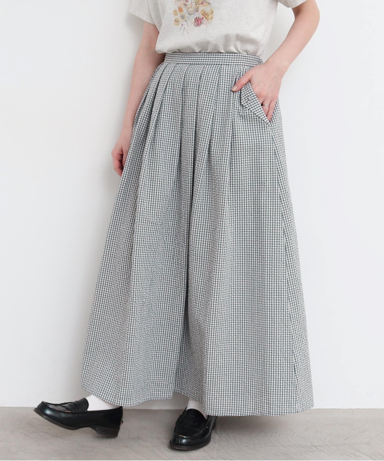 かろやかチェックのタックスカート